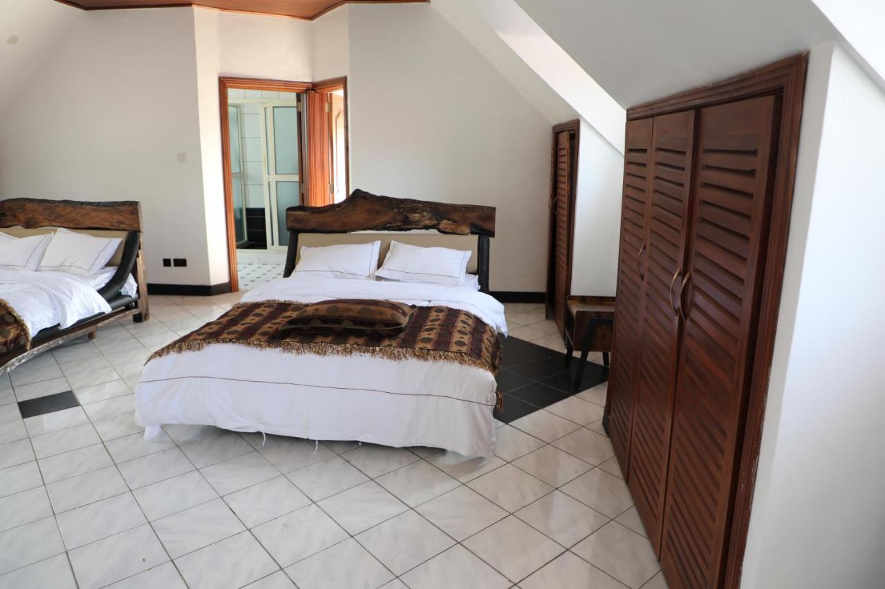 Stallion Place - Bed And Breakfast Kampala Bagian luar foto